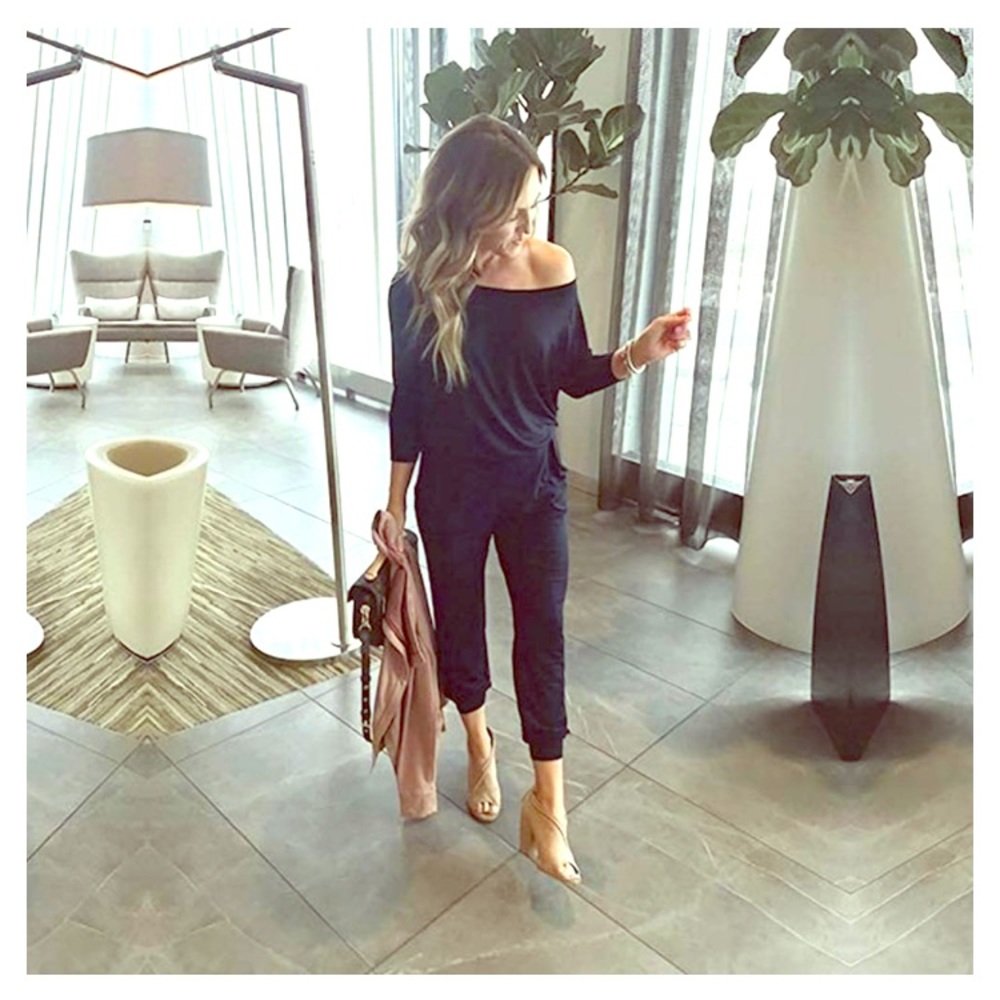 Black off-the-shoulder Jumpsuit S